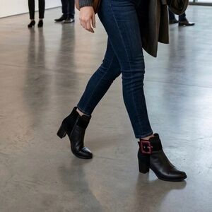 Scolaro Leather Ankle Boots Made in Italy Size 35 US 5 Black Buckle Booties